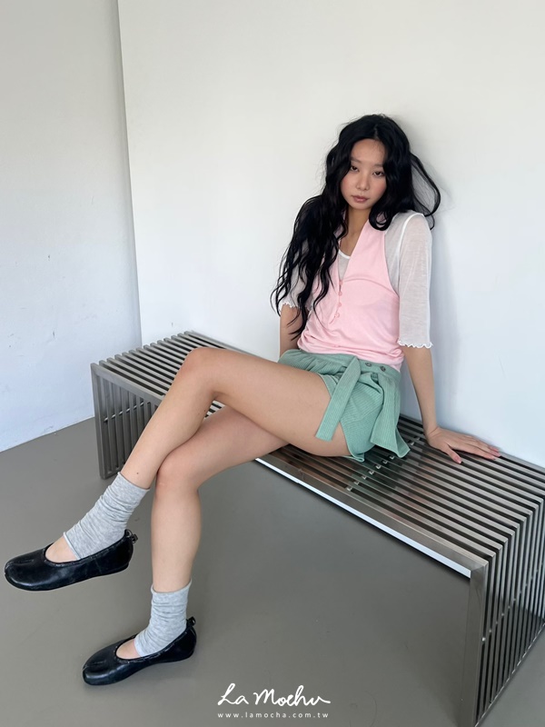 同色扣掛脖馬卡龍背心(闆娘清單)